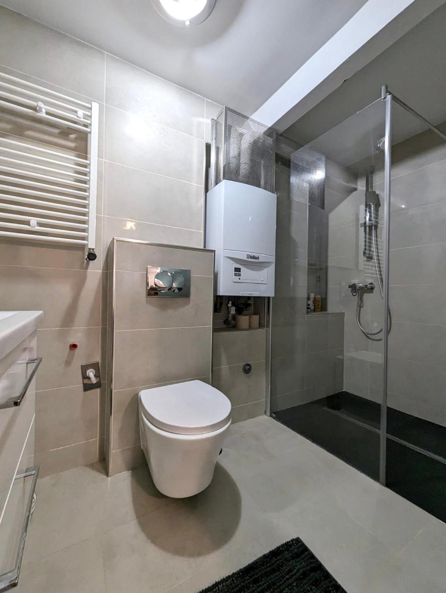 Fantabulous Downtown Abode W King Bed, 65" Tv, Washer And Tumble Dryer Zagreb Buitenkant foto